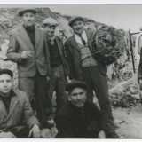 La grotta fu scoperta ufficialmente nel 1951, quando il neonato Cars (Centro altamurano ricerche speleologiche) condusse una campagna esplorativa alla ricerca di una cavit� �leggendaria� rinvenuta 15 anni prima dagli operati impegnati nella costruzione della strada